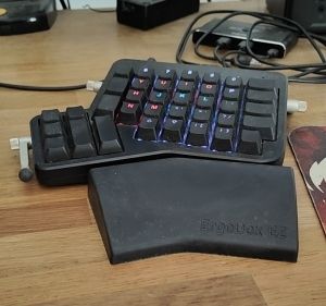 Ergo Keyboard "Ergodox EZ" 1