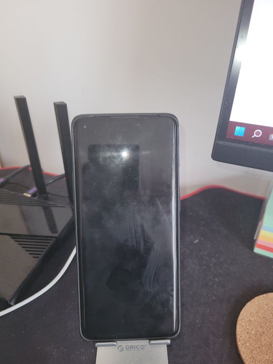 Black smartphone for sale, good condition 5